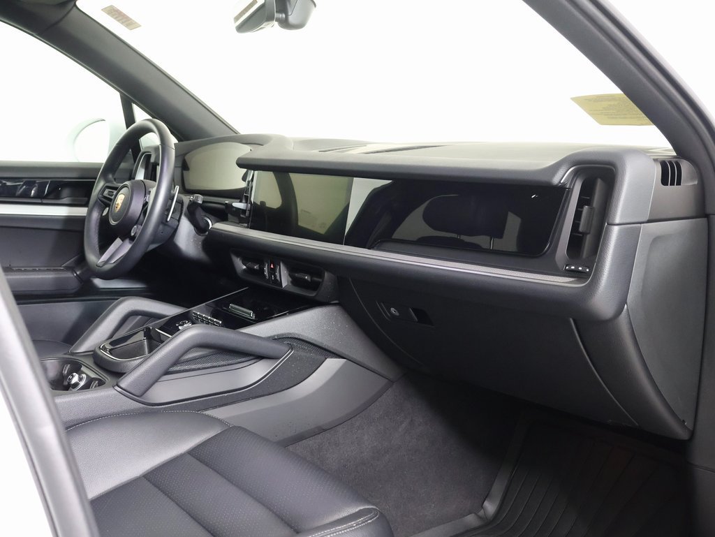 Certified 2025 Porsche Cayenne AWD/4WD image 7