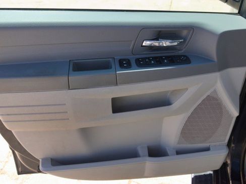 Used 2009 Dodge Grand Caravan SE image 12