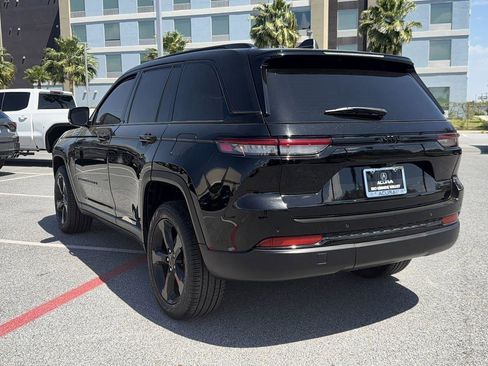 Used 2025 Jeep Grand Cherokee Limited w/ Black Appearance Package RWD image 19