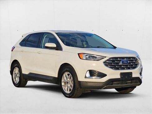 Used 2022 Ford Edge SEL image 3