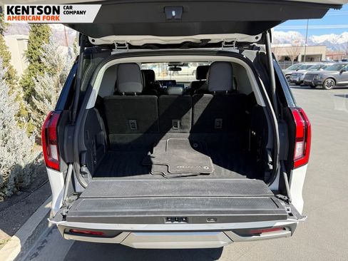 Used 2025 Ford Expedition Platinum image 46