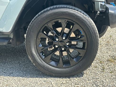 Used 2023 Jeep Wrangler Sahara AWD/4WD image 13