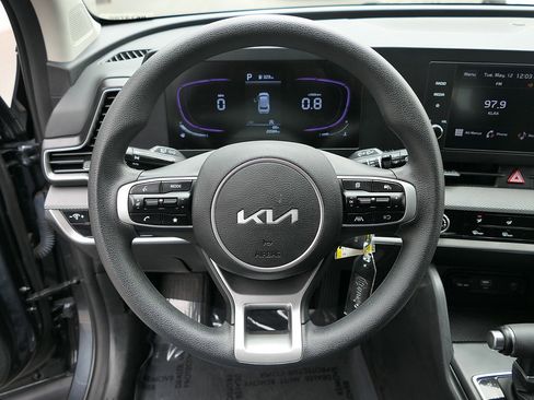 Used 2025 Kia Sportage LX FWD image 23