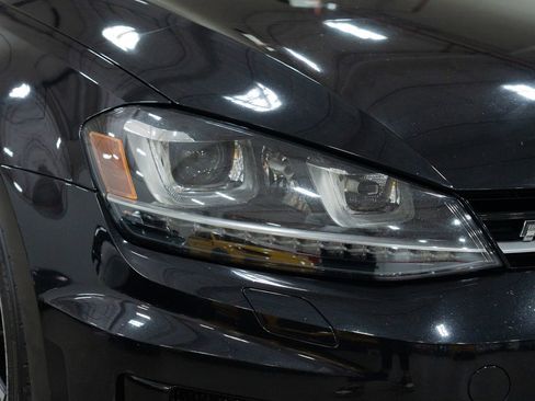 Used 2016 Volkswagen Golf 4-Door image 11