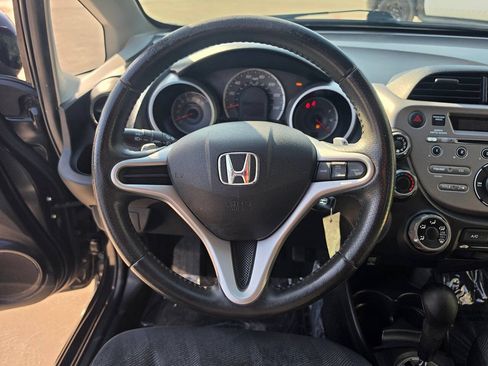 Used 2011 Honda Fit Sport image 39