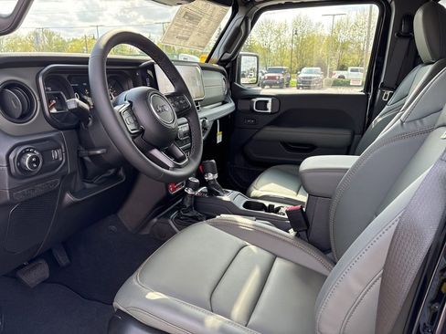 New 2026 Jeep Gladiator Mojave AWD/4WD image 7