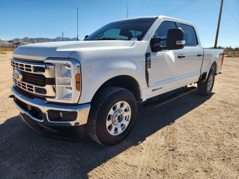 Used 2024 Ford F250 XLT image 3