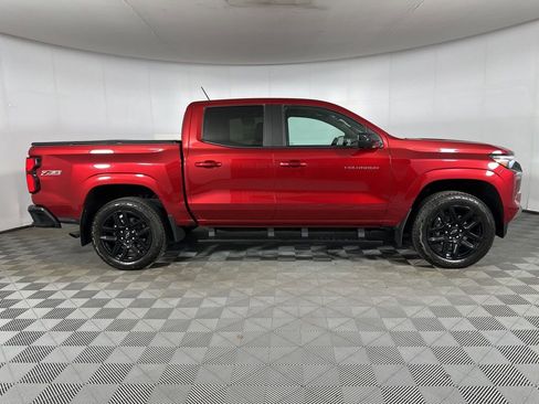 Used 2025 Chevrolet Colorado Z71 w/ Technology Package AWD/4WD image 26