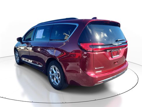 Used 2022 Chrysler Pacifica Limited FWD image 6