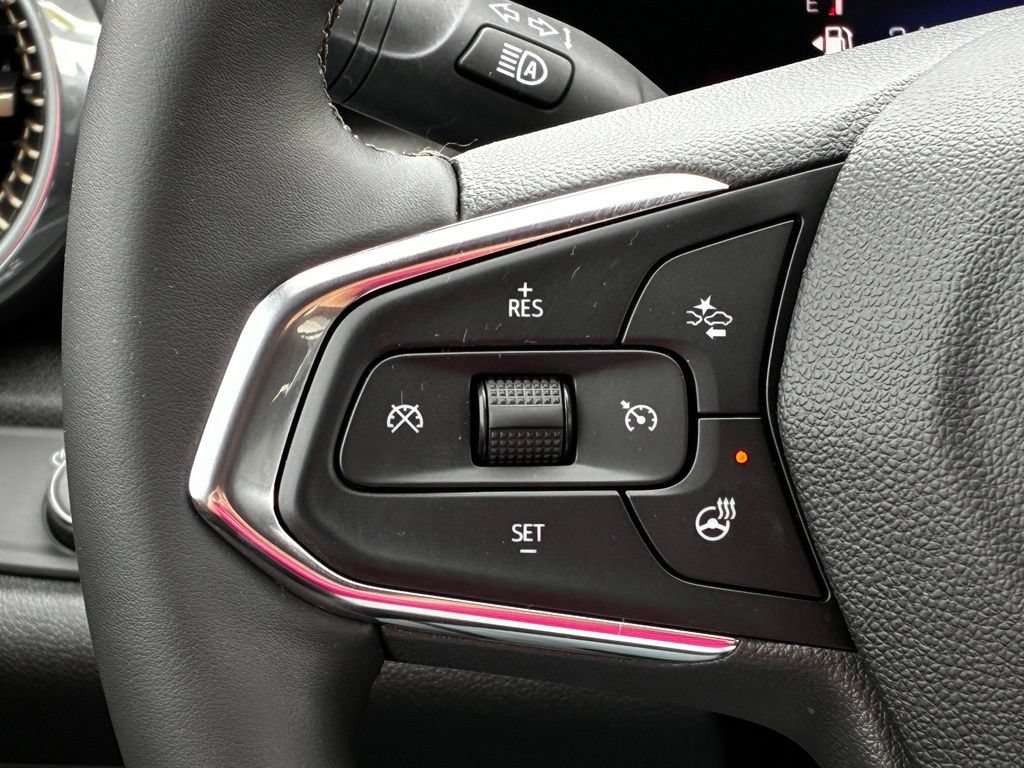 Used 2024 Chevrolet Trax ACTIV w/ Sunroof Package FWD image 12