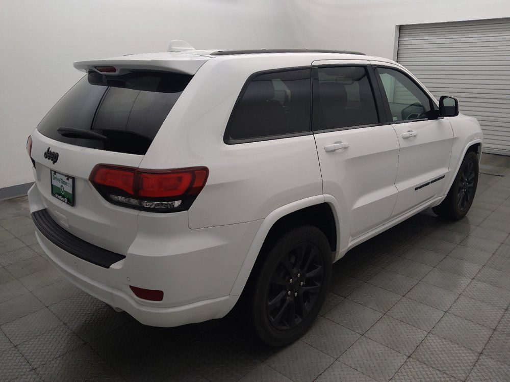 Used 2022 Jeep Grand Cherokee Laredo X RWD image 9