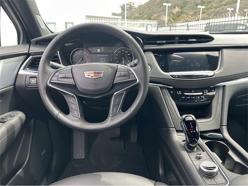 New 2025 Cadillac XT5 Premium Luxury image 8