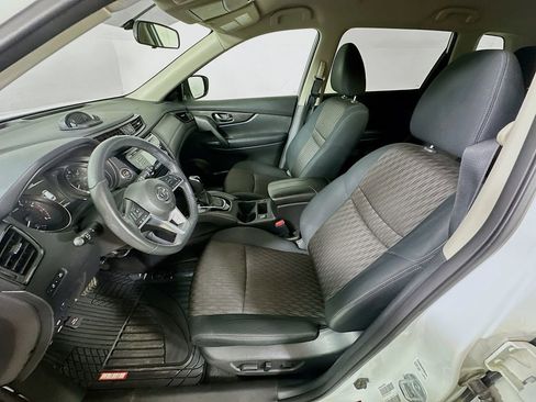 Used 2017 Nissan Rogue SV w/ Midnight Edition Package image 15