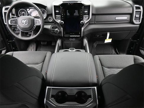 New 2026 RAM 1500 4x4 Crew Cab image 23