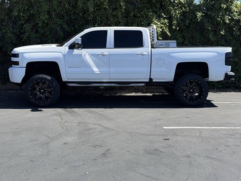 Used 2016 Chevrolet Silverado 2500 LT AWD/4WD image 6