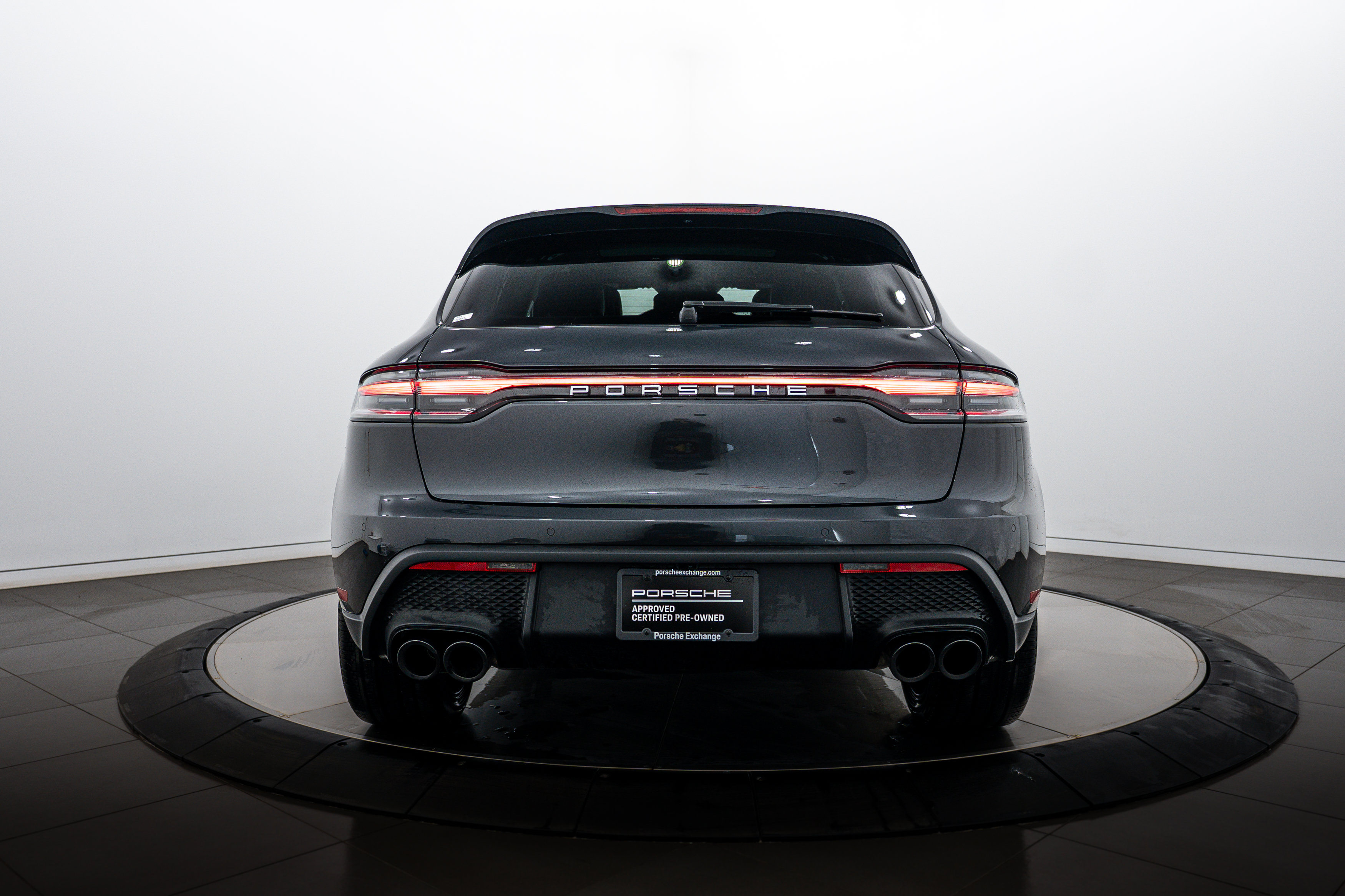 Certified 2026 Porsche Macan AWD/4WD image 6