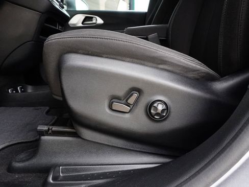 Used 2018 Chrysler Pacifica Touring Plus w/ S Appearance Package FWD image 26