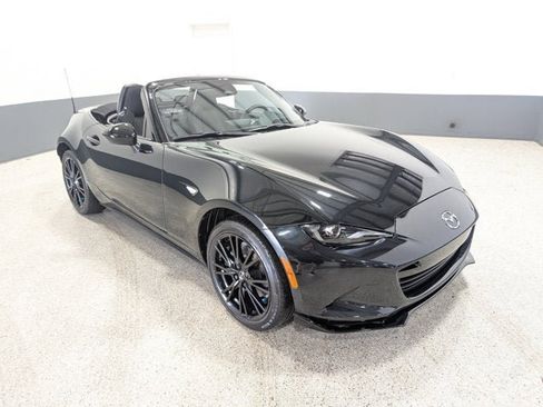 Used 2024 MAZDA MX-5 Miata Club RWD image 9
