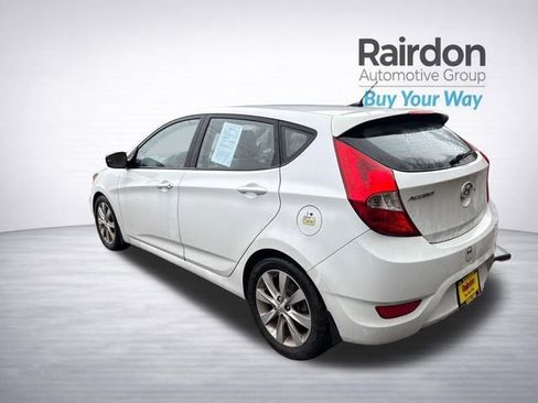 Used 2014 Hyundai Accent SE w/ Option Group 3 image 12