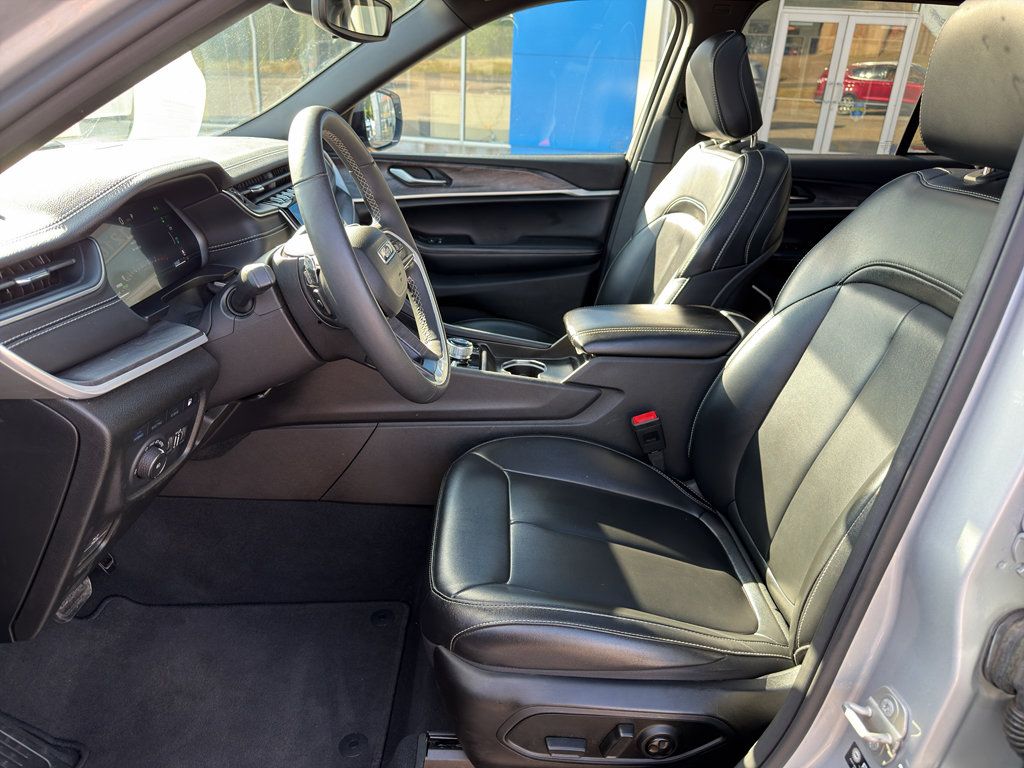 Used 2024 Jeep Grand Cherokee Limited 4xe AWD/4WD image 5
