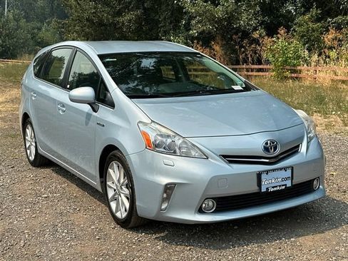 Used 2012 Toyota Prius V Five FWD image 2