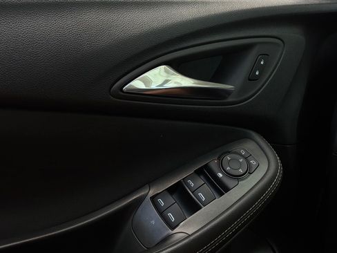 Used 2025 Buick Encore GX Preferred FWD image 19
