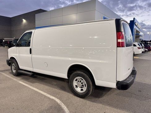 Used 2013 Chevrolet Express 2500 image 2