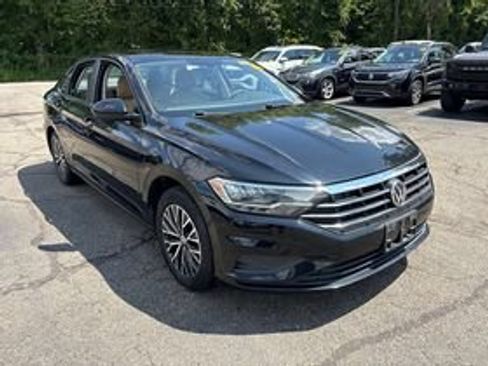 Used 2019 Volkswagen Jetta SE w/ Cold Weather Package FWD image 5