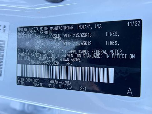 Used 2023 Toyota Highlander LE image 28