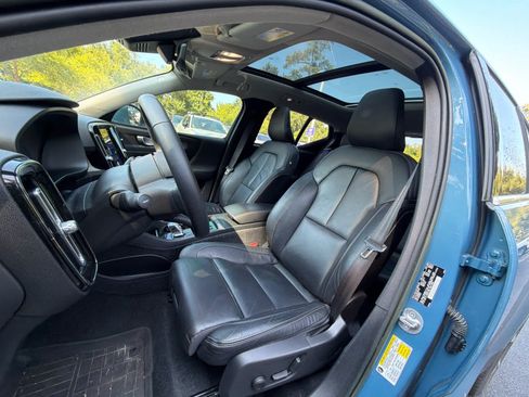 Used 2023 Volvo XC40 B5 Plus w/ Protection Package AWD/4WD image 27