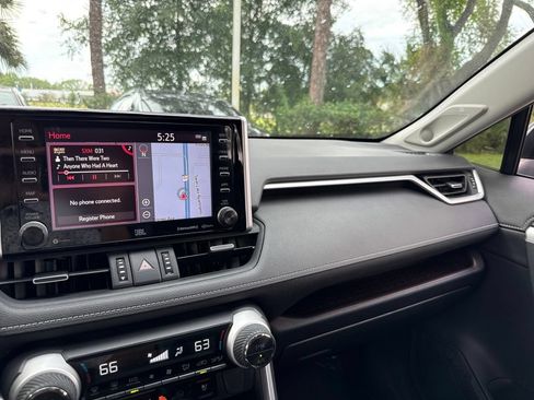 Used 2019 Toyota RAV4 Limited w/ Advanced Technology Package FWD image 54