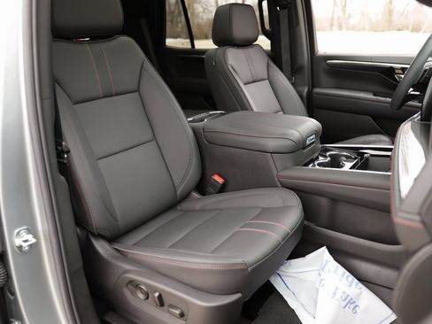 Used 2025 Chevrolet Tahoe RST w/ Comfort Package image 38