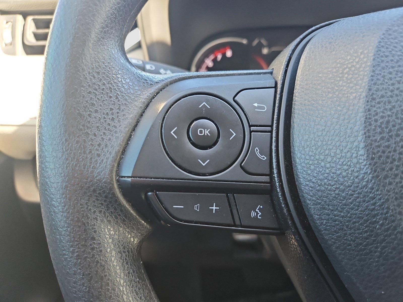 Used 2023 Toyota RAV4 XLE FWD image 24