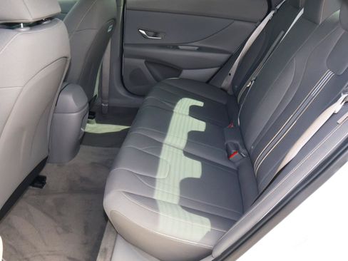 Used 2026 Hyundai Elantra Sport FWD image 19