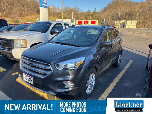 Used 2018 Ford Escape SE w/ SE Sync 3 Package image 3