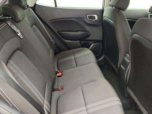 Used 2023 Hyundai Venue FWD image 22