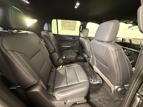 New 2025 Chevrolet Traverse LT w/ Enhanced Driving Package FWD image 16