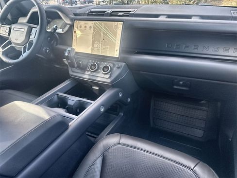 New 2026 Land Rover Defender 130 X-Dynamic SE image 14