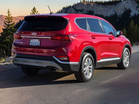 Used 2020 Hyundai Santa Fe SE image 7