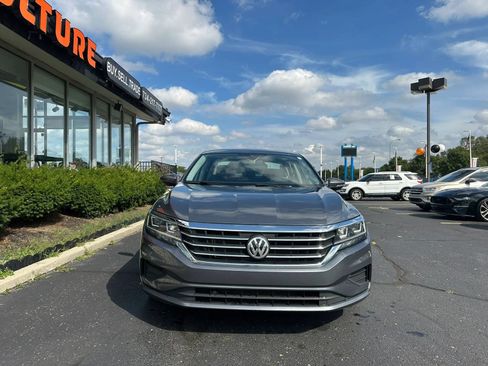 Used 2020 Volkswagen Passat 2.0T SE FWD image 2