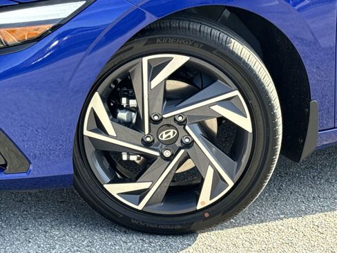 New 2026 Hyundai Elantra Limited image 38