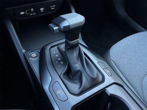 New 2025 Kia K4 LXS image 24