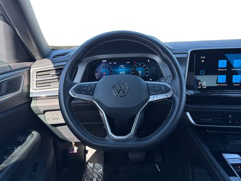Used 2025 Volkswagen Atlas Cross Sport SE AWD/4WD image 12
