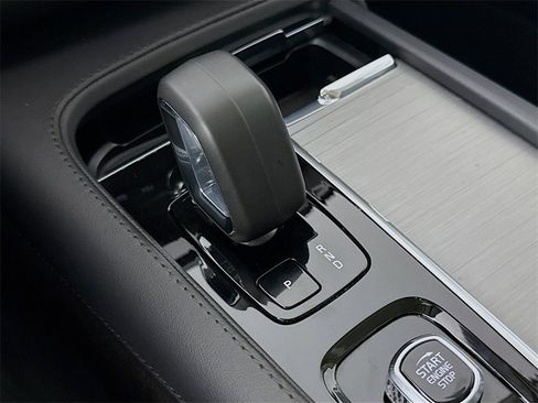 Certified 2024 Volvo XC90 B5 Core w/ Protection Package Premier image 17