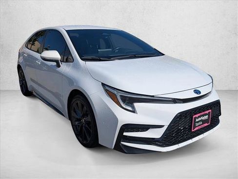 Certified 2024 Toyota Corolla SE FWD image 3
