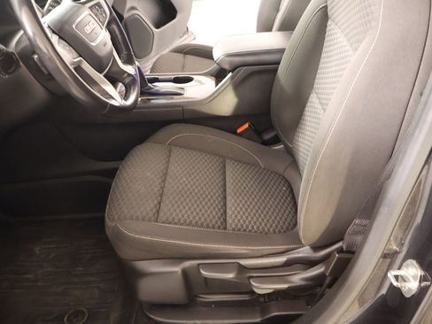 Used 2019 GMC Acadia SLE image 10