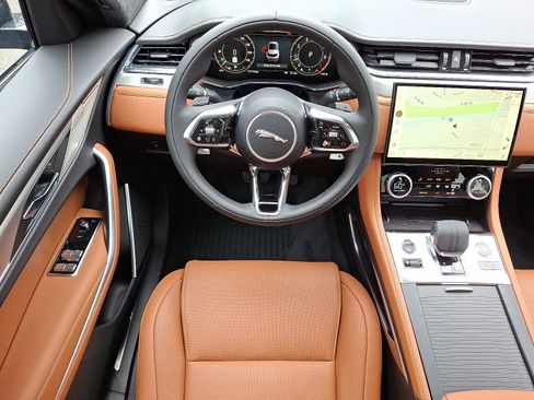 New 2026 Jaguar F-PACE R-Dynamic S image 4