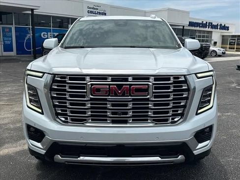 New 2026 GMC Yukon XL Denali w/ Denali Reserve Package AWD/4WD image 4