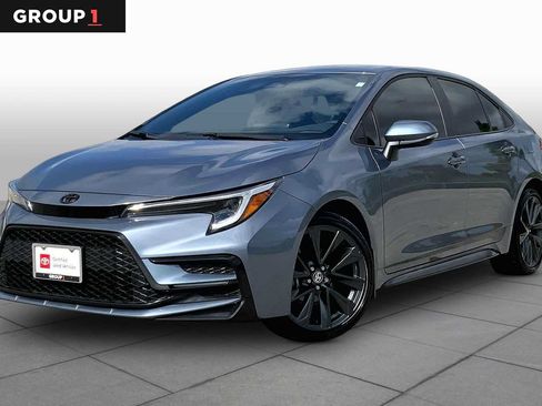Used 2025 Toyota Corolla SE FWD image 1