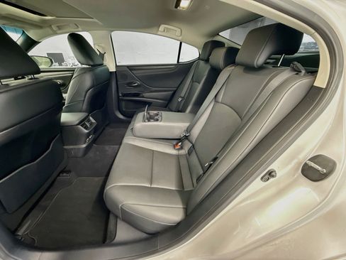 Used 2024 Lexus ES 350 w/ Premium Package FWD image 30